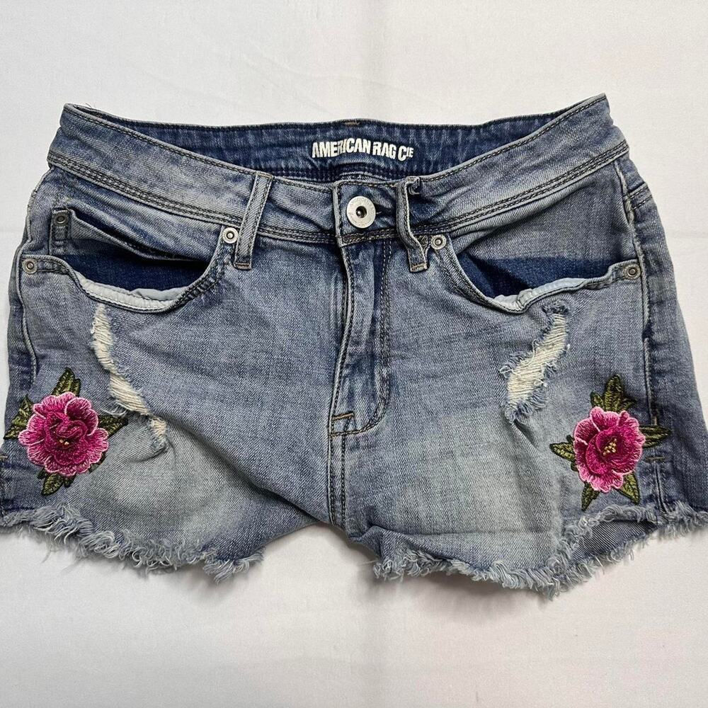 American Rag CIE Size 5 Floral Embroidered Low Rise Shorts